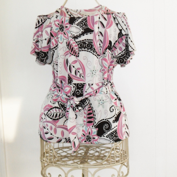 New York & Company Short Sleeve Tie Back Top - Picture 4 of 6